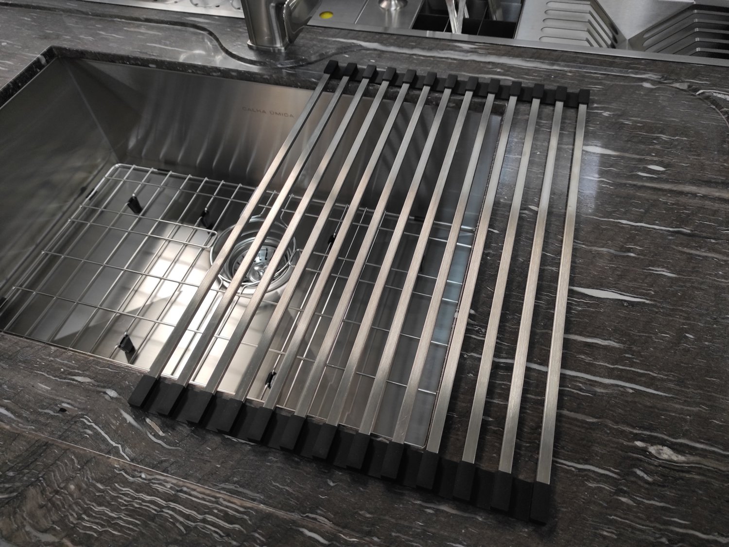 Esteira Escorredor Multiuso Calha Úmida 45cm Em Aço Inox Escovado