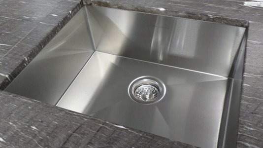 Cuba De Embutir Quadratta 60x40cm Em Aço Inox Escovado Com Válvula De 4.1/2