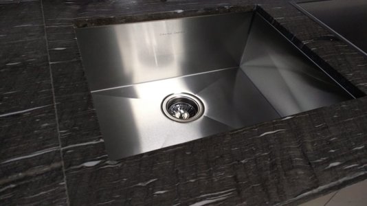 Cuba De Embutir Quadratta 60x40cm Em Aço Inox Escovado Com Válvula De 4.1/2