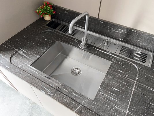 Cuba De Embutir Quadratta 60x40cm Em Aço Inox Escovado Com Válvula De 4.1/2