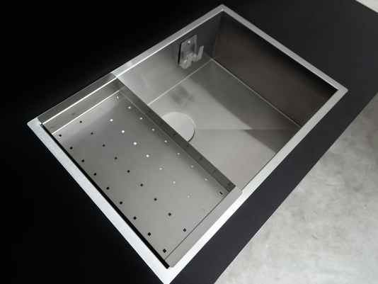 Cuba De Sobrepor Quadratta 60x40cm Em Aço Inox Escovado Com Escorredor e Tampa Decorativa Para Válvula De 4.1/2