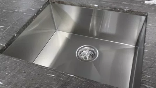 Cuba De Sobrepor Quadratta 60x40cm Em Aço Inox Escovado Com Válvula De 4.1/2