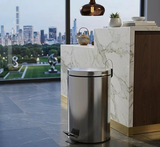 Lixeira Inox 8L com Pedal e Cesto Interno para Cozinha e Escritório