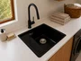 Tanque para Lavanderia em Cerâmica Preto com Torneira Extensível Preta 44x42cm