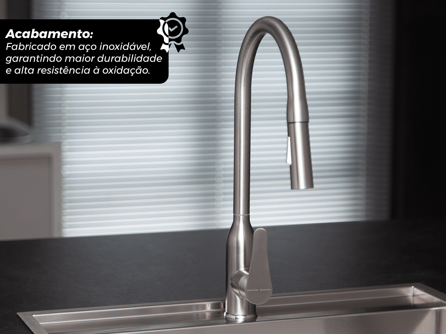 Torneira Monocomando Versatile Extensível Em Aço Inox 304 Escovado Bica Giratória e Arejador